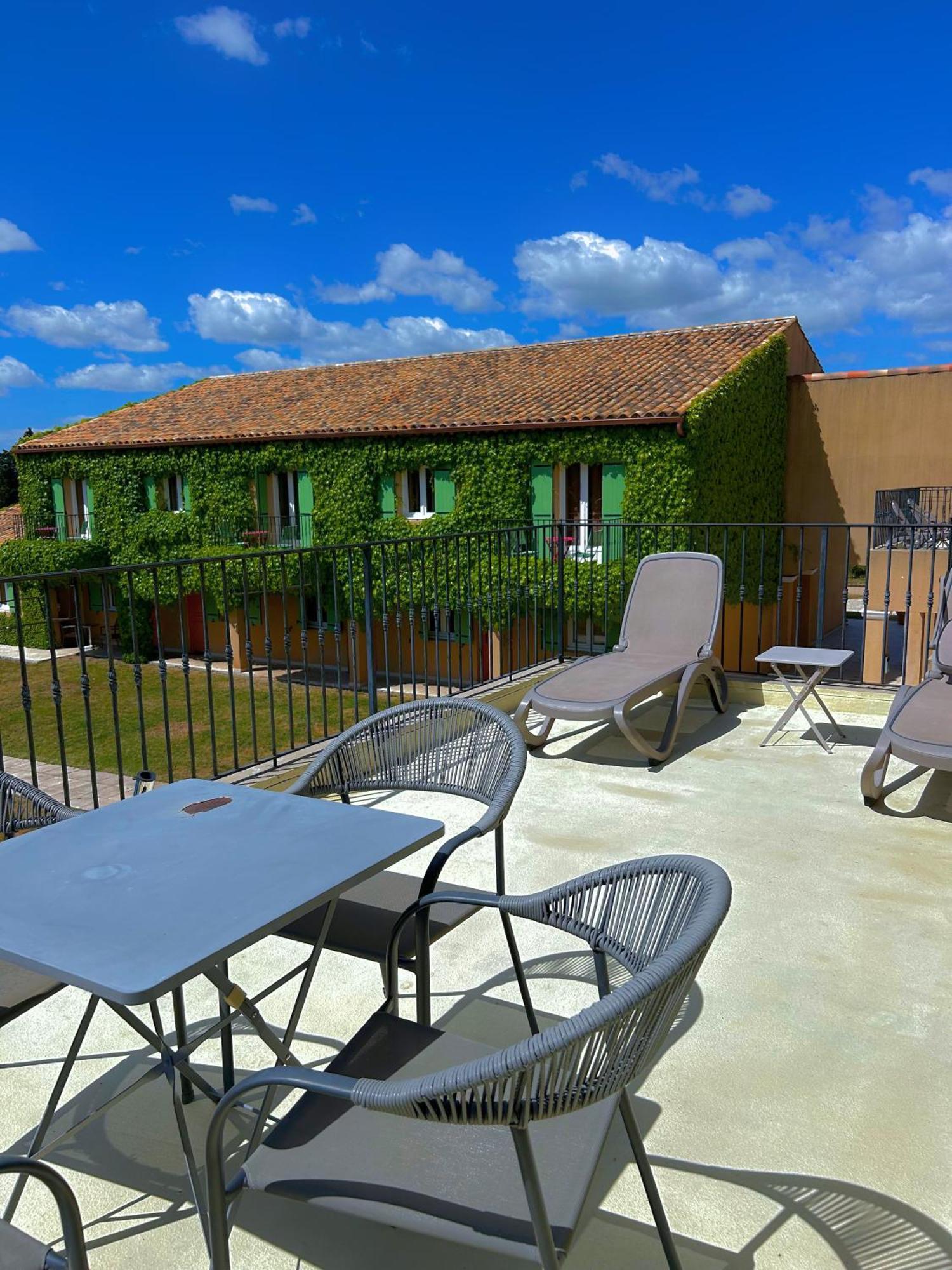 Terriciae Aux Portes De Les Alpilles Hotel 3*