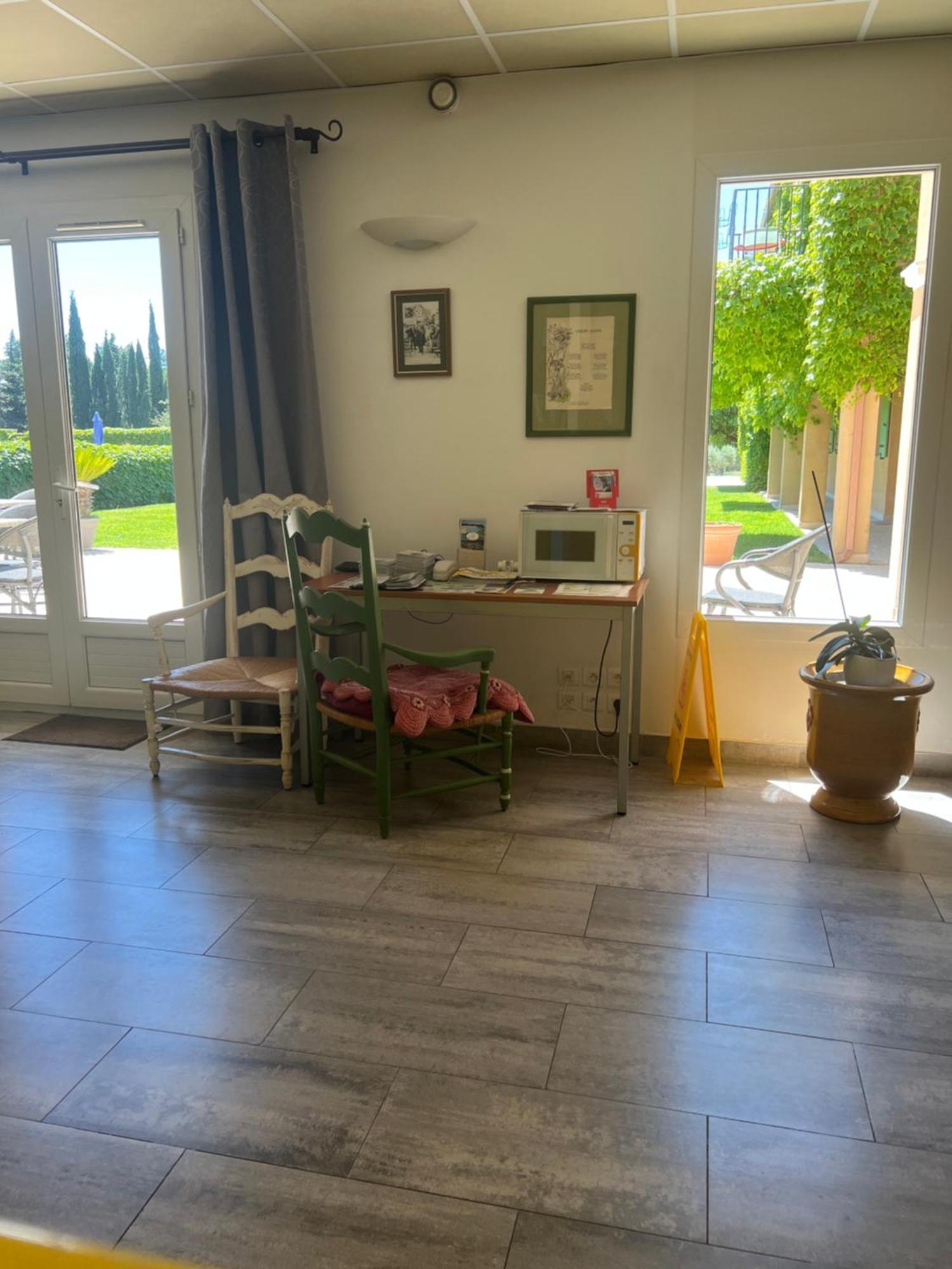Terriciae Aux Portes De Les Alpilles Hotel 3*